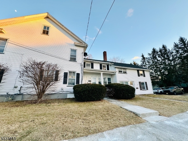 18 Elm St in Newton, NJ - Building Photo