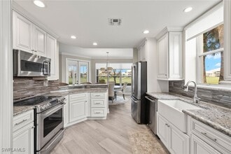 9201 Bayberry Bend in Ft. Myers, FL - Foto de edificio - Building Photo