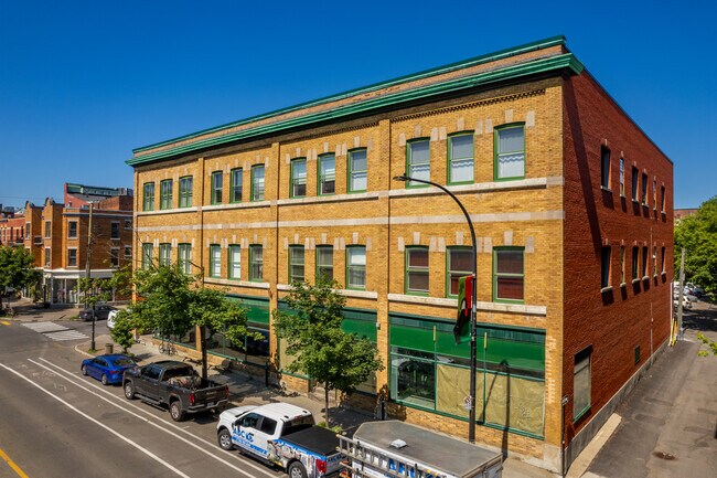 233-237 Laurier Av O