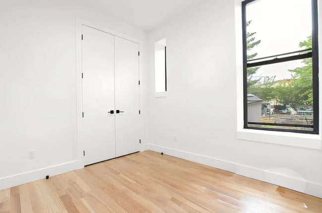 property at 1027 Putnam Ave