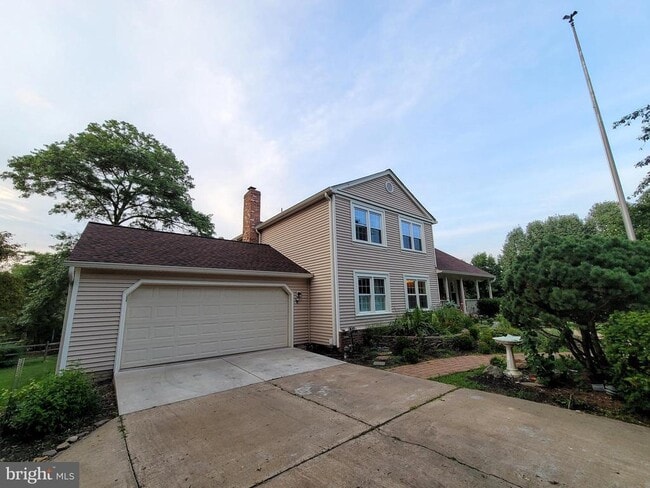 15226 Philip Lee Rd in Chantilly, VA - Building Photo - Building Photo