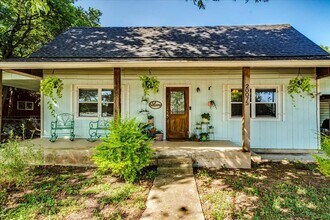 20075 San Marcos Hwy in San Marcos, TX - Building Photo - Building Photo