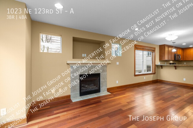 1023 NE 123rd St in Seattle, WA - Foto de edificio - Building Photo