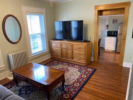 63 Elm St, Unit #1 Upstairs in Rutland, VT - Building Photo