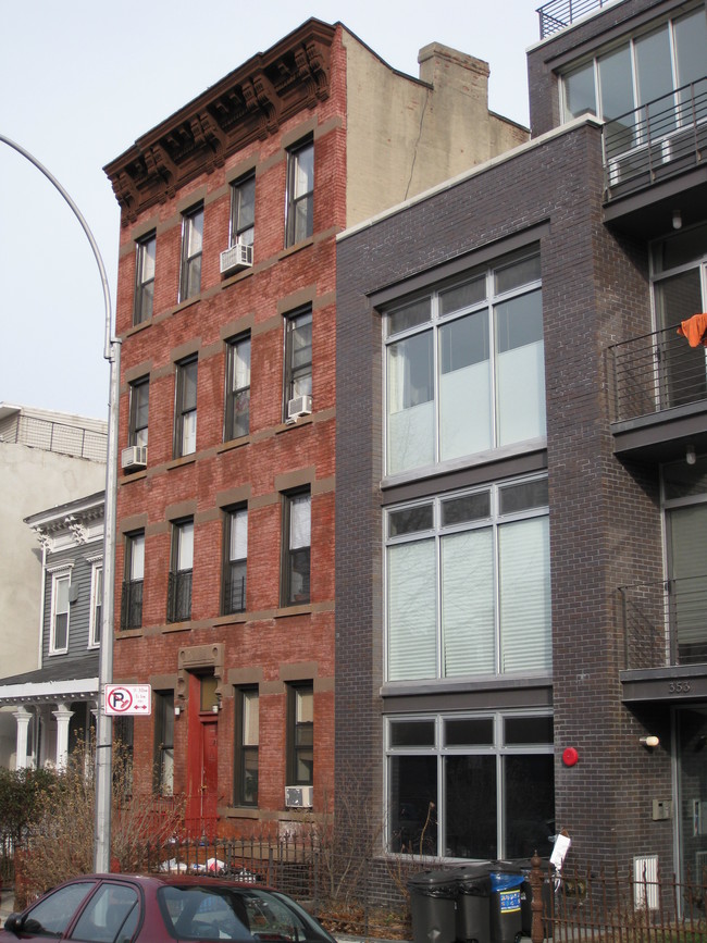 351 W 13th St in Brooklyn, NY - Building Photo - Building Photo