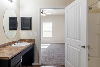 Mountain View Estates in El Paso, TX - Building Photo - Interior Photo