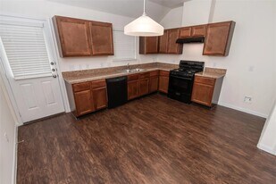 14470 Platzer Dr in Houston, TX - Building Photo