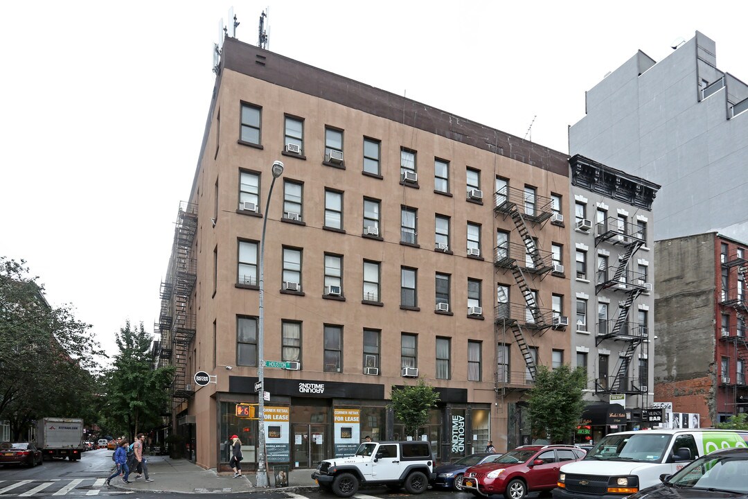 293 Mott St in New York, NY - Foto de edificio