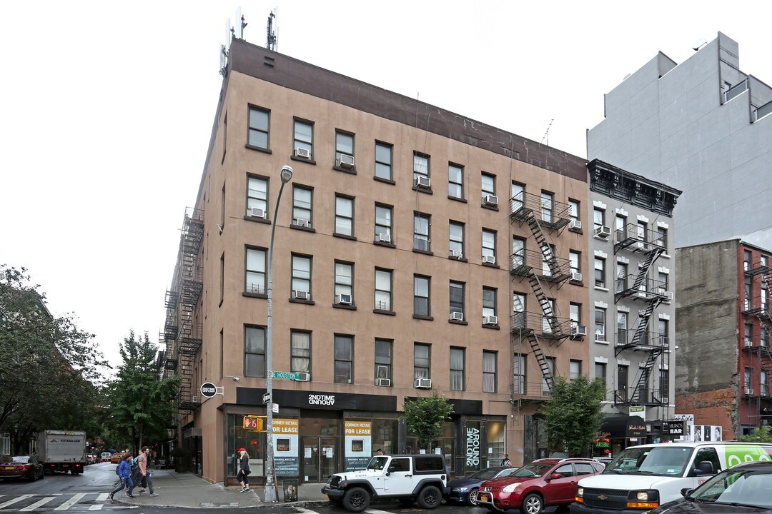 293 Mott St in New York, NY - Building Photo