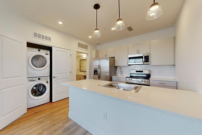 Rendezvous Trail Apartments