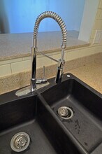 2935 NE 163rd St, Unit 5U in North Miami Beach, FL - Building Photo - Building Photo