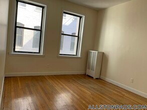 1137 Commonwealth Ave, Unit 6 in Boston, MA - Building Photo - Building Photo