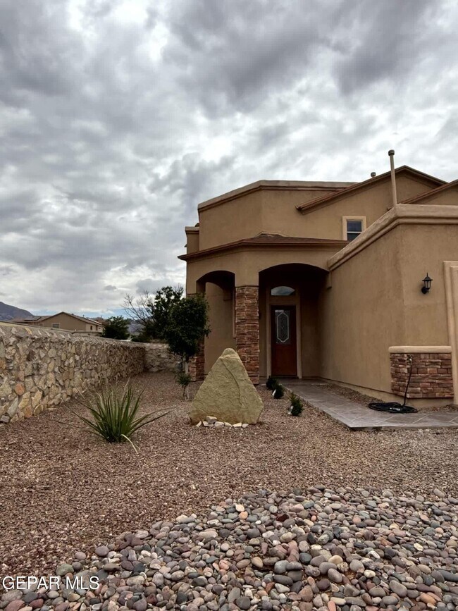 11533 Merejildo Madrid St in El Paso, TX - Building Photo - Building Photo