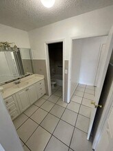 6095 W 19th Ave in Hialeah, FL - Building Photo - Building Photo