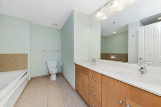 1250 S Michigan Ave, Unit 2408 in Chicago, IL - Building Photo - Building Photo