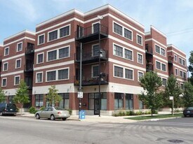 3705 N Kedzie Ave in Chicago, IL - Building Photo