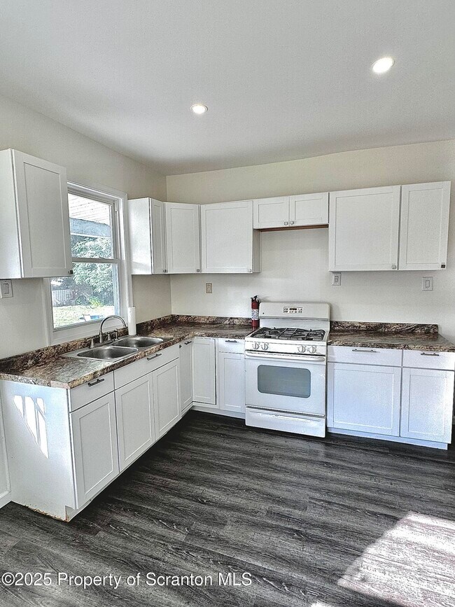 266 Rutter Ave in Kingston, PA - Building Photo - Building Photo