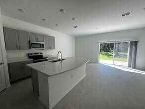 202 River Front Way in Edgewater, FL - Building Photo - Building Photo