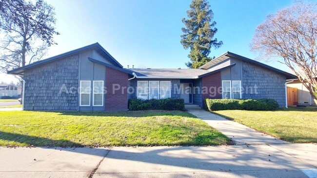 property at 3601 Piccadilly Ct