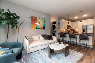 Residences Glenwood Place in Raleigh, NC - Building Photo - Interior Photo