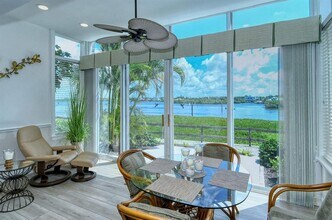 6047 E Peppertree Way in Sarasota, FL - Building Photo - Building Photo