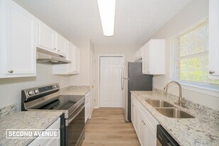 135 Cactus Ln in Stockbridge, GA - Building Photo