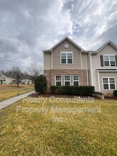 482 Sandybrooke Dr in High Point, NC - Building Photo - Building Photo