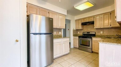 701 Jesse Way in Piscataway, NJ - Building Photo - Building Photo
