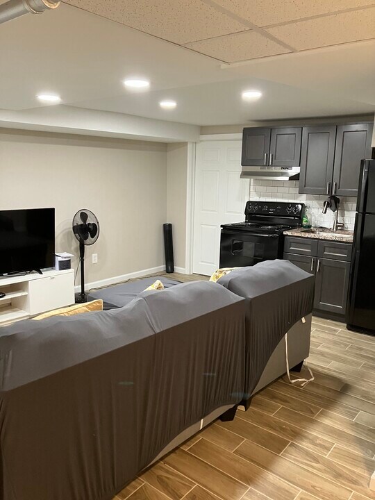6403 Malvern Ave Photo