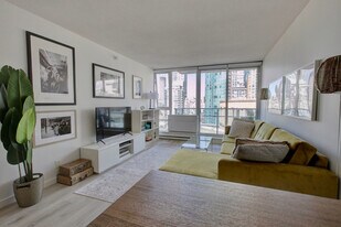 777 Homer St in Vancouver, BC - Building Photo