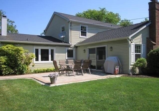 8 Mosshill Blvd in Stony Brook, NY - Building Photo - Building Photo