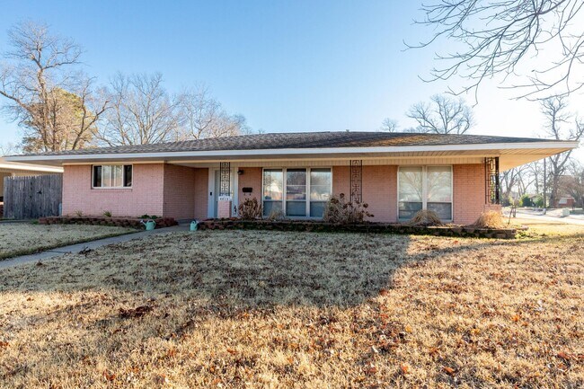 property at 4015 Parkway Dr