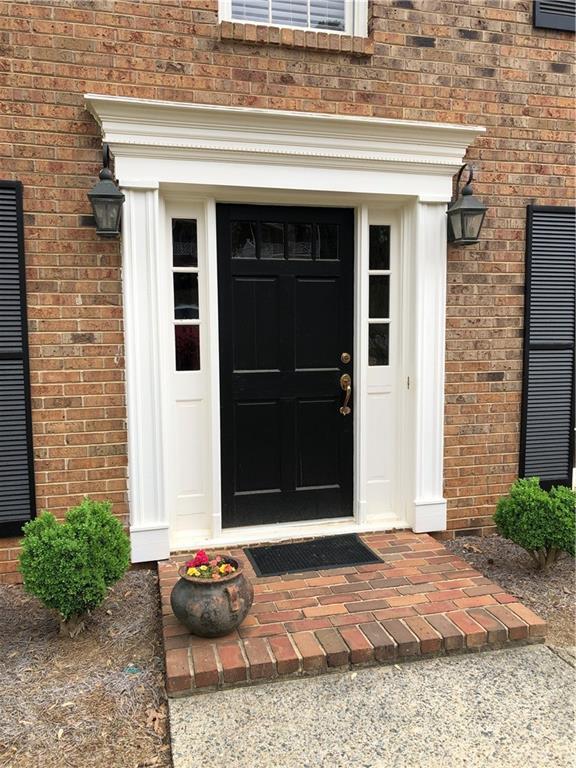 1338 Nonie Way in Marietta, GA - Foto de edificio - Building Photo