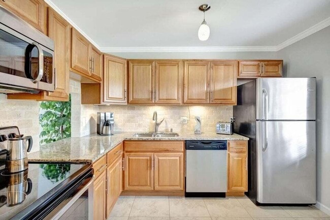 154 Lake Meryl Dr in West Palm Beach, FL - Building Photo - Building Photo