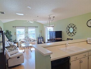 5727 Biscayne Ct, Unit 302 in New Port Richey, FL - Building Photo - Building Photo