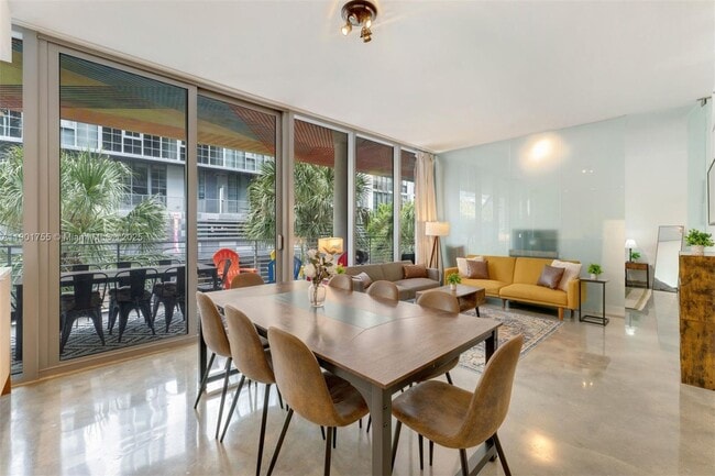 250 NW 24th St in Miami, FL - Building Photo - Building Photo