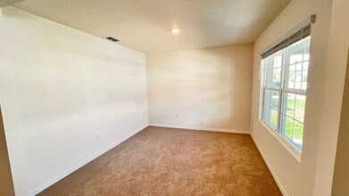 2401 Greenwood Oak Dr in Ocoee, FL - Building Photo - Building Photo