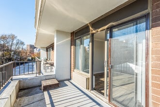 2540 Shore Blvd-Unit -# 2F in Queens, NY - Building Photo - Building Photo