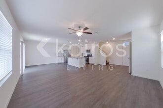 31982 Katelin Cir in Leesburg, FL - Building Photo - Building Photo