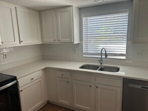 5005 Lillilea Ln in New Port Richey, FL - Building Photo - Building Photo