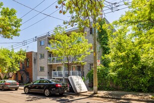 2348-2354 Wurtele Rue in Montréal, QC - Building Photo