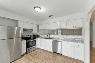 1323 Longlac Rd in Virginia Beach, VA - Building Photo - Building Photo