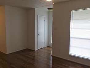 3511 Curtis St in Bryan, TX - Building Photo - Building Photo