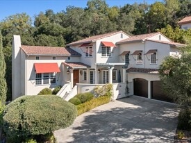 265 Clear Ridge Dr in Healdsburg, CA - Building Photo