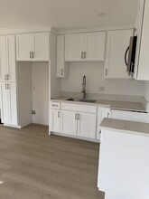 1103 W 40th Pl in Los Angeles, CA - Building Photo - Building Photo