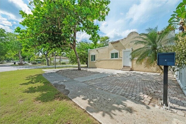 1199 NW 121st St in North Miami, FL - Building Photo - Building Photo