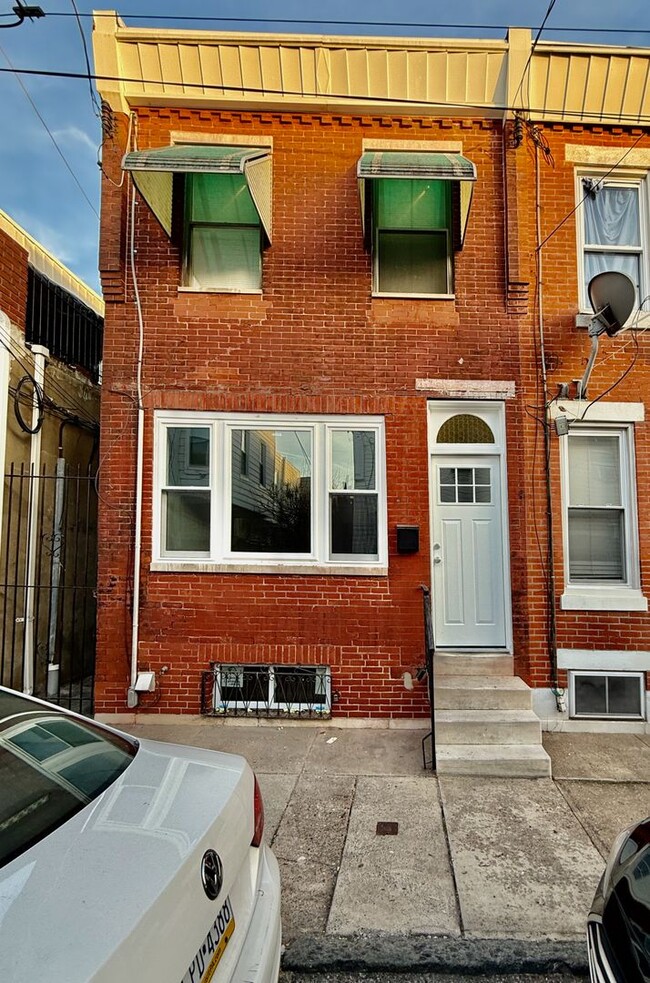 2309 S Hutchinson St in Philadelphia, PA - Building Photo - Building Photo