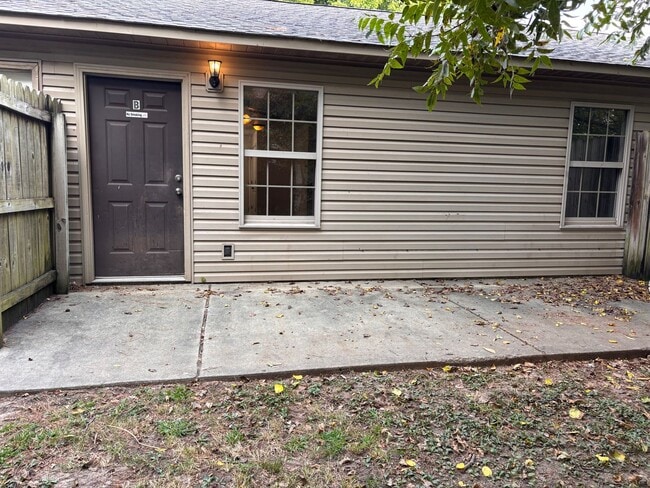 property at 612 N 5th St