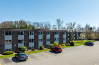 Century Estates Condominiums in Framingham, MA - Foto de edificio - Building Photo