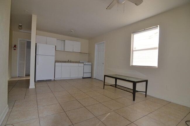 1497 W 31st St in West Palm Beach, FL - Building Photo - Building Photo